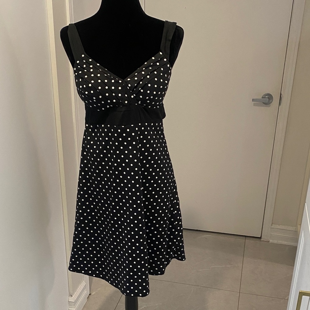 FIT & FLAIR black & white polkadot lined Summer Dress with sewn in bra Size 7